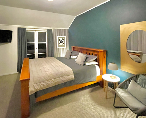 Balcony Access Suite 9